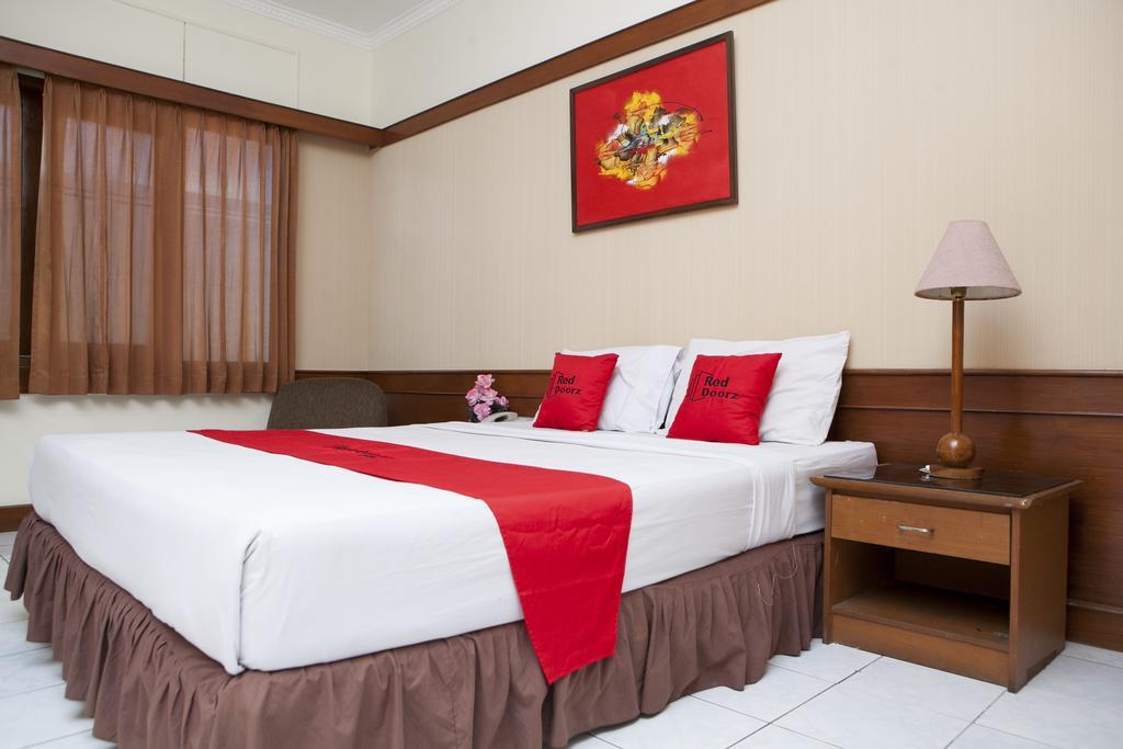 Hotel Reddoorz @ Cikutra 2 2*