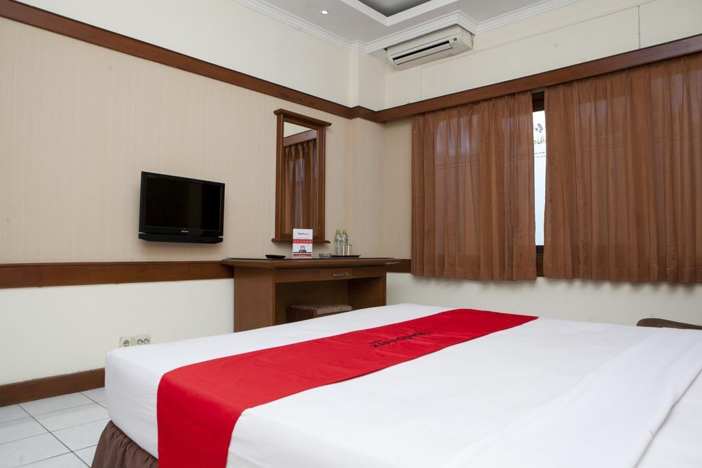 Reddoorz @ Cikutra 2 Hotel 2*
